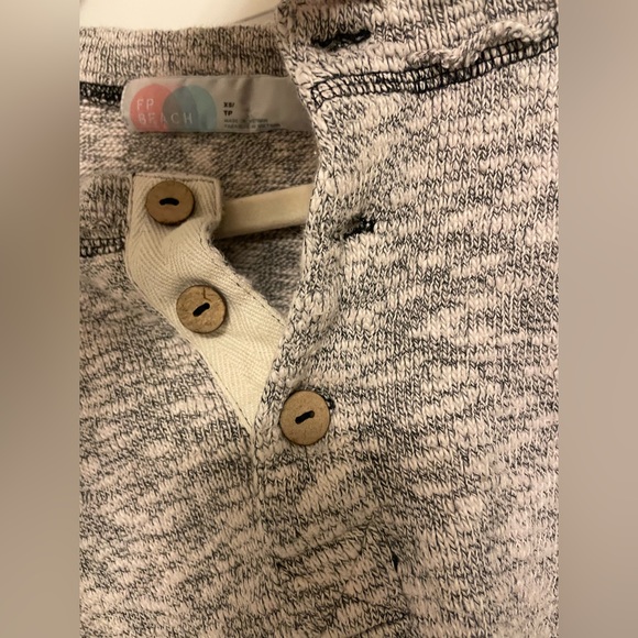 Free People Beach Pullover Size XS - Picture 2 of 6